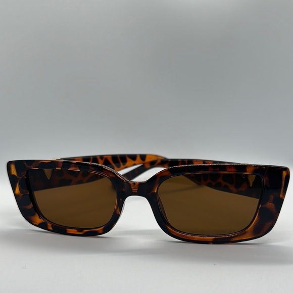 Chic Tortoiseshell V-Detail Sunglasses -Square Frame, Trendy Style UV protection main image 7